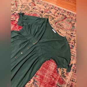 Miss look forest green dress